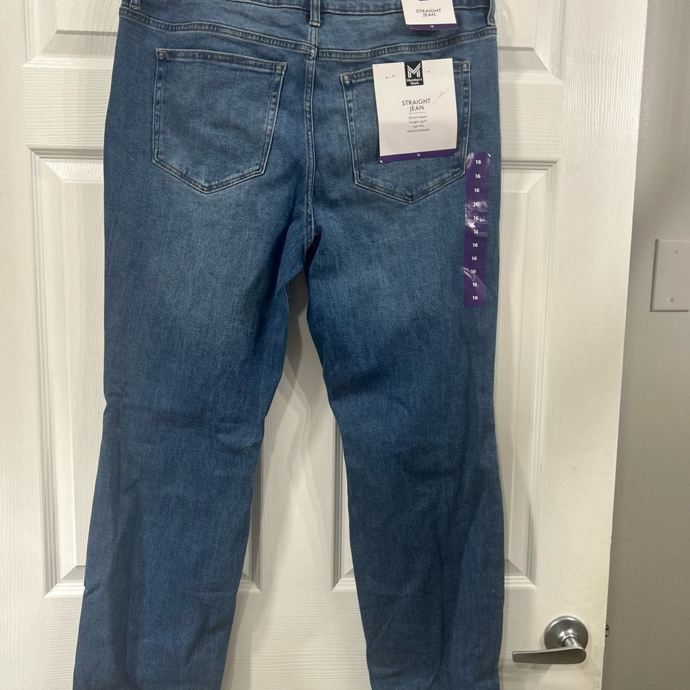 Woman’s high rise straight jeans. - Picture 4 of 4